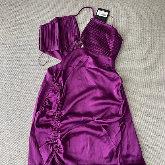 NICHOLAS Leila Dress in Dark Plum Revolve NEW - Picture 3 of 9